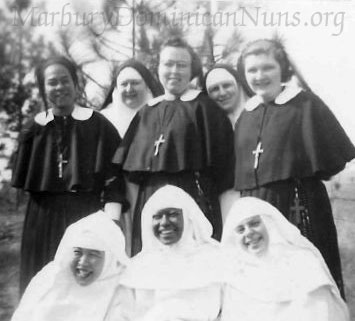 Photo of early Dominican nuns, novices, and postulants at Marbury