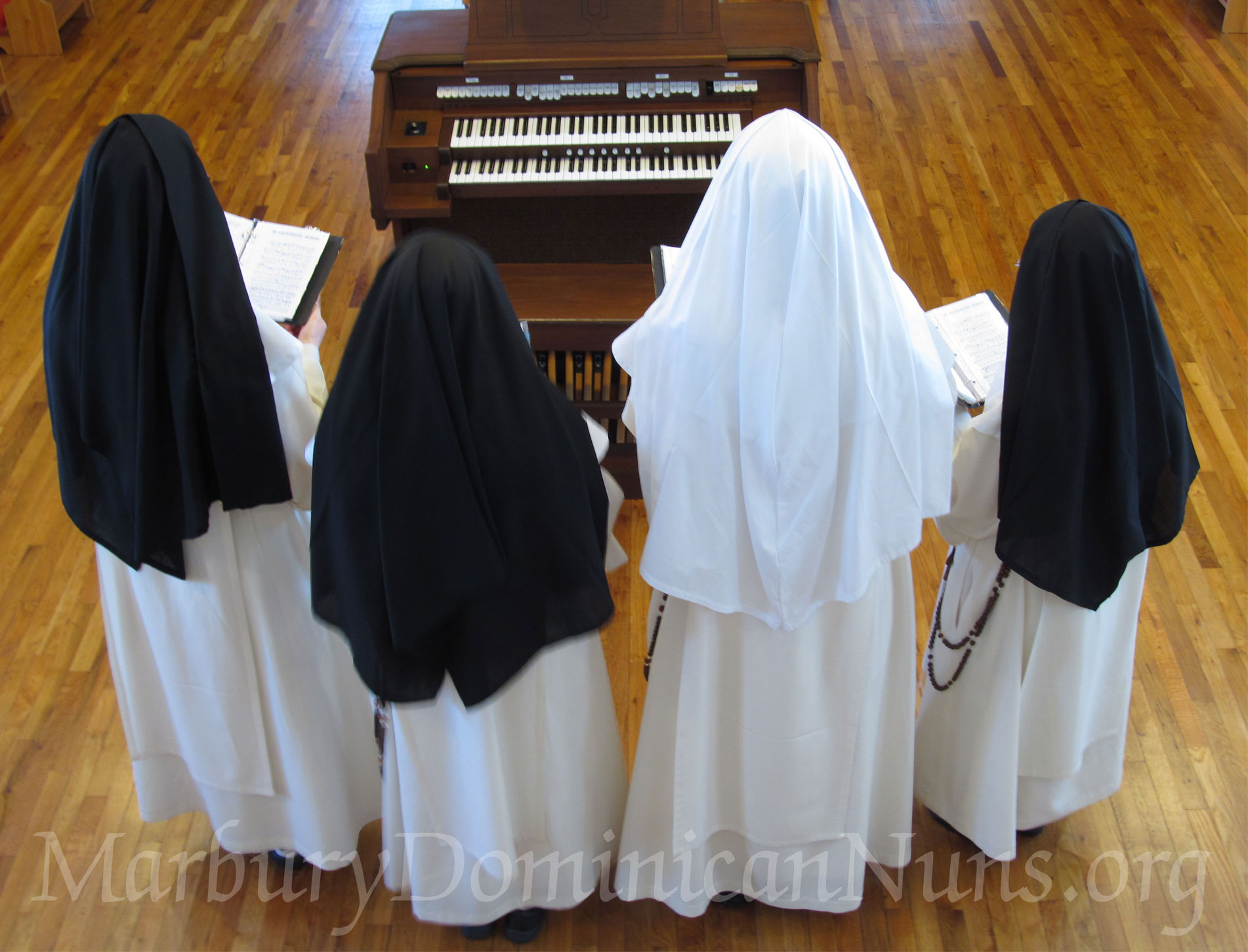 Dominican Nuns sing Dominican Chant at Mass